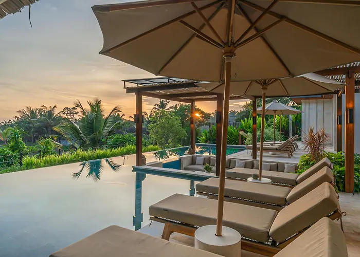 Villa Rosita - Stunning 5Br Villa - Sauna, Gym, Rice Field Views Ubud